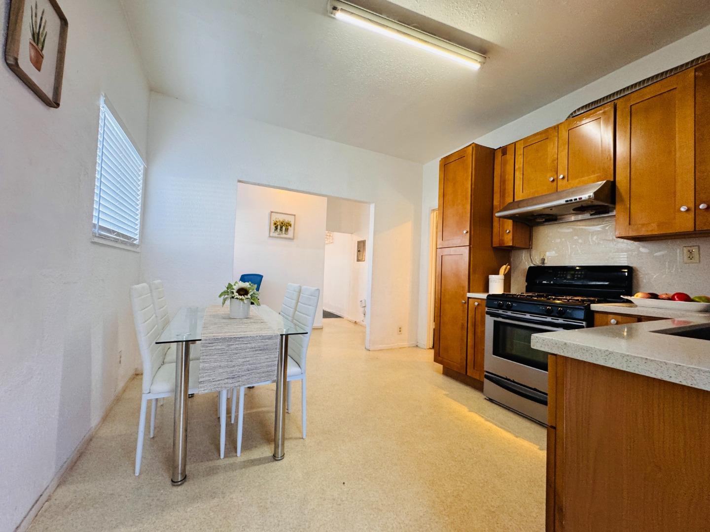 Detail Gallery Image 10 of 43 For 2737 12th Ave, Oakland,  CA 94606 - – Beds | – Baths