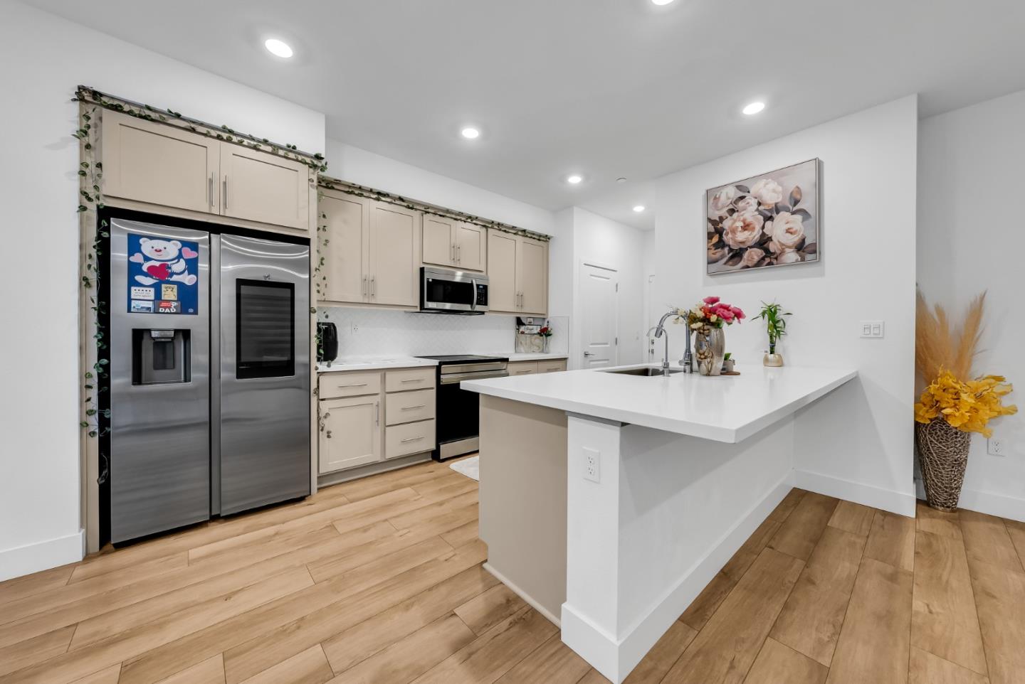 Detail Gallery Image 12 of 41 For 122 W Riverside Pl, Tracy,  CA 95391 - 3 Beds | 2/1 Baths