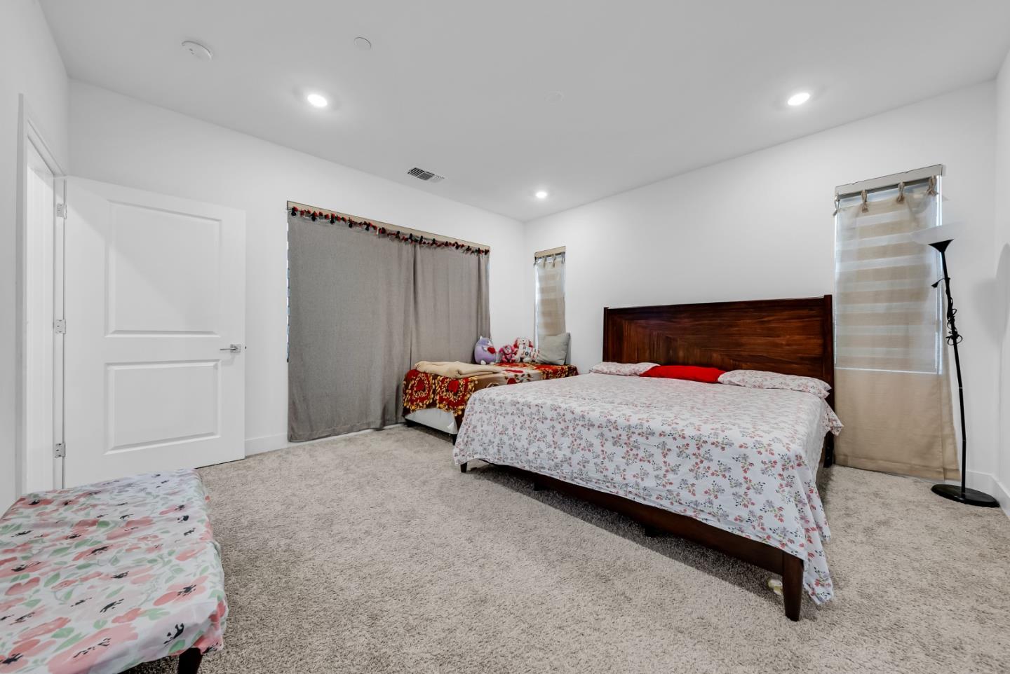 Detail Gallery Image 28 of 41 For 122 W Riverside Pl, Tracy,  CA 95391 - 3 Beds | 2/1 Baths