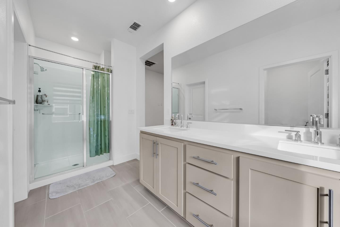 Detail Gallery Image 31 of 41 For 122 W Riverside Pl, Tracy,  CA 95391 - 3 Beds | 2/1 Baths