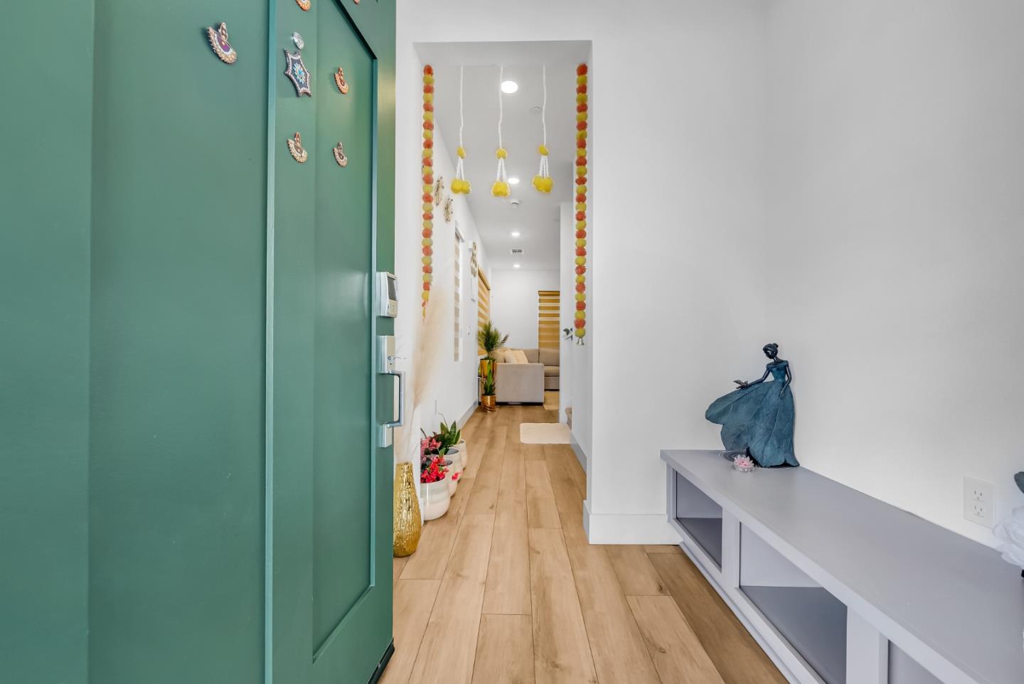 Detail Gallery Image 5 of 41 For 122 W Riverside Pl, Tracy,  CA 95391 - 3 Beds | 2/1 Baths