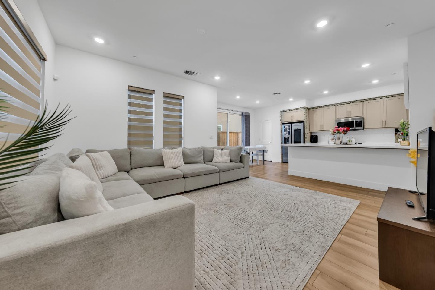 Detail Gallery Image 7 of 41 For 122 W Riverside Pl, Tracy,  CA 95391 - 3 Beds | 2/1 Baths