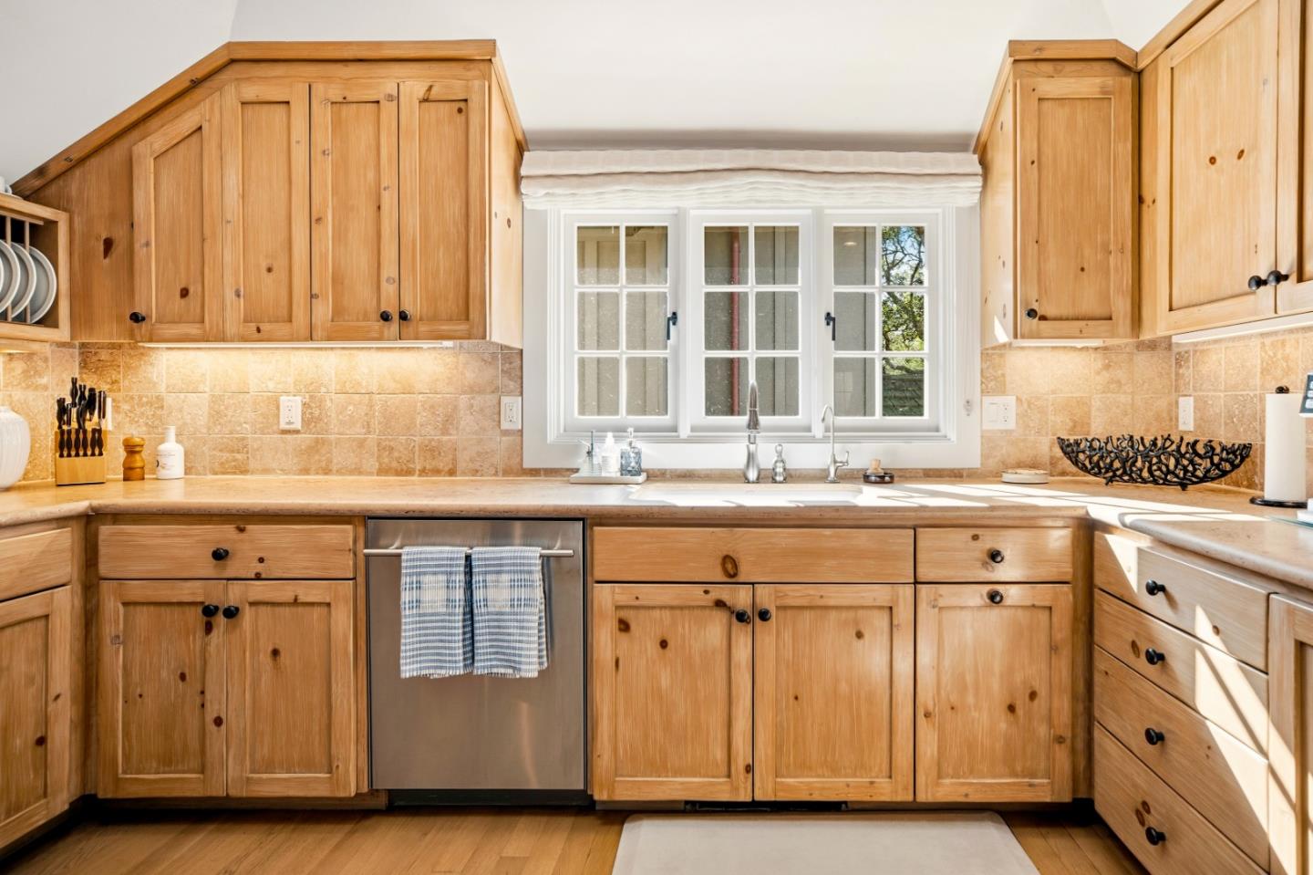 Detail Gallery Image 12 of 35 For 0 Monte Verde 4ne 4th St., Carmel,  CA 93921 - 3 Beds | 2 Baths