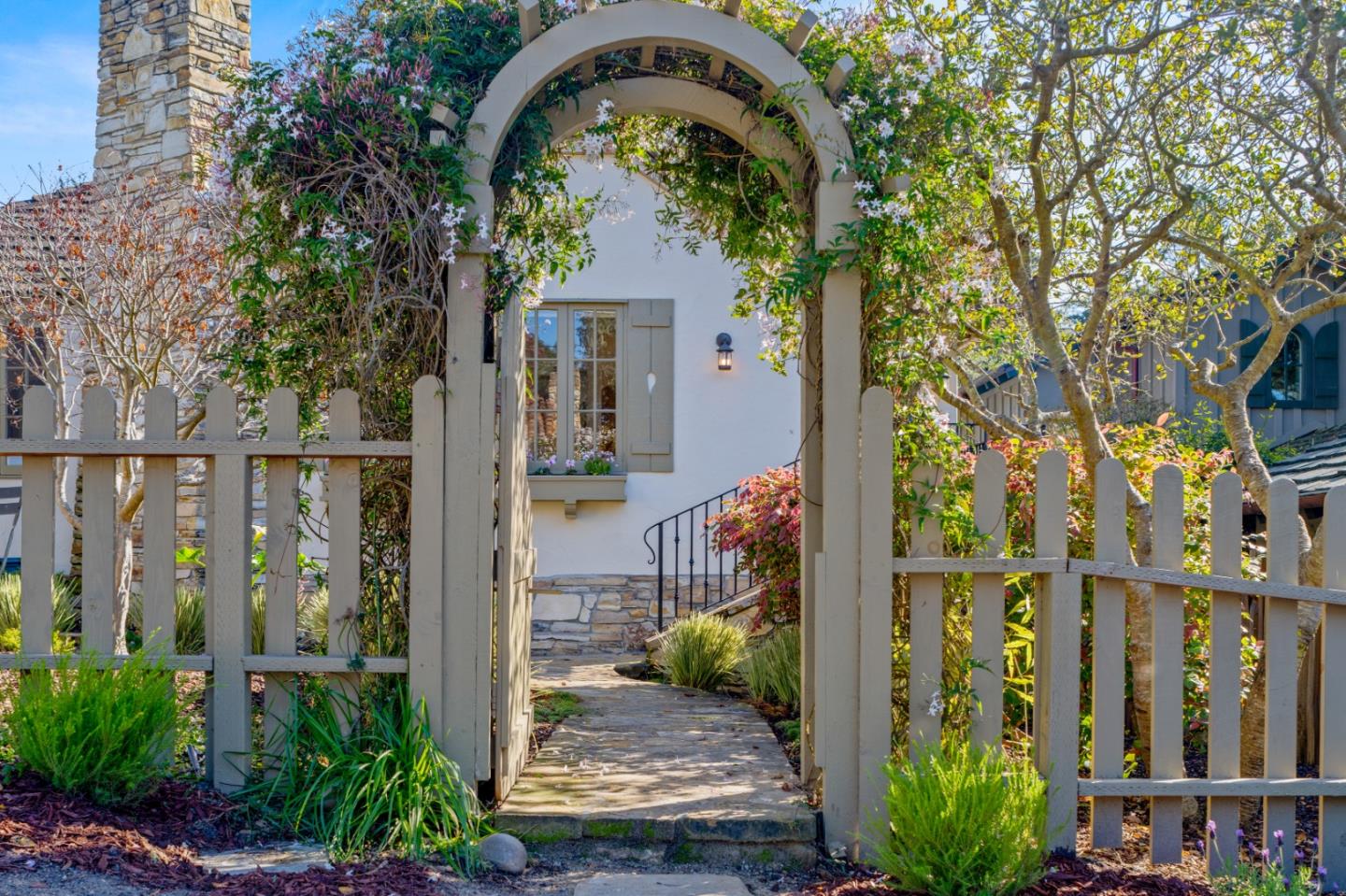 Detail Gallery Image 4 of 35 For 0 Monte Verde 4ne 4th St., Carmel,  CA 93921 - 3 Beds | 2 Baths