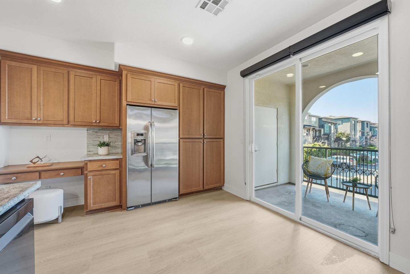 Detail Gallery Image 10 of 38 For 570 Santa Rosalia Ter, Sunnyvale,  CA 94085 - 3 Beds | 3 Baths