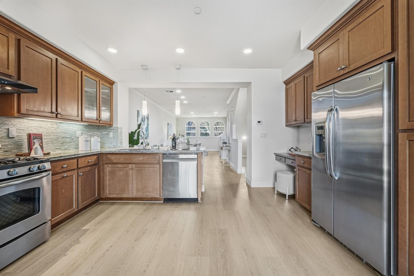 Detail Gallery Image 11 of 38 For 570 Santa Rosalia Ter, Sunnyvale,  CA 94085 - 3 Beds | 3 Baths