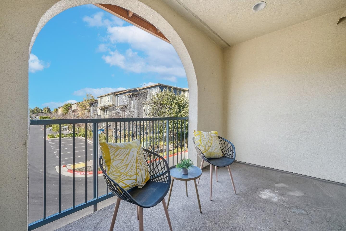 Detail Gallery Image 12 of 38 For 570 Santa Rosalia Ter, Sunnyvale,  CA 94085 - 3 Beds | 3 Baths