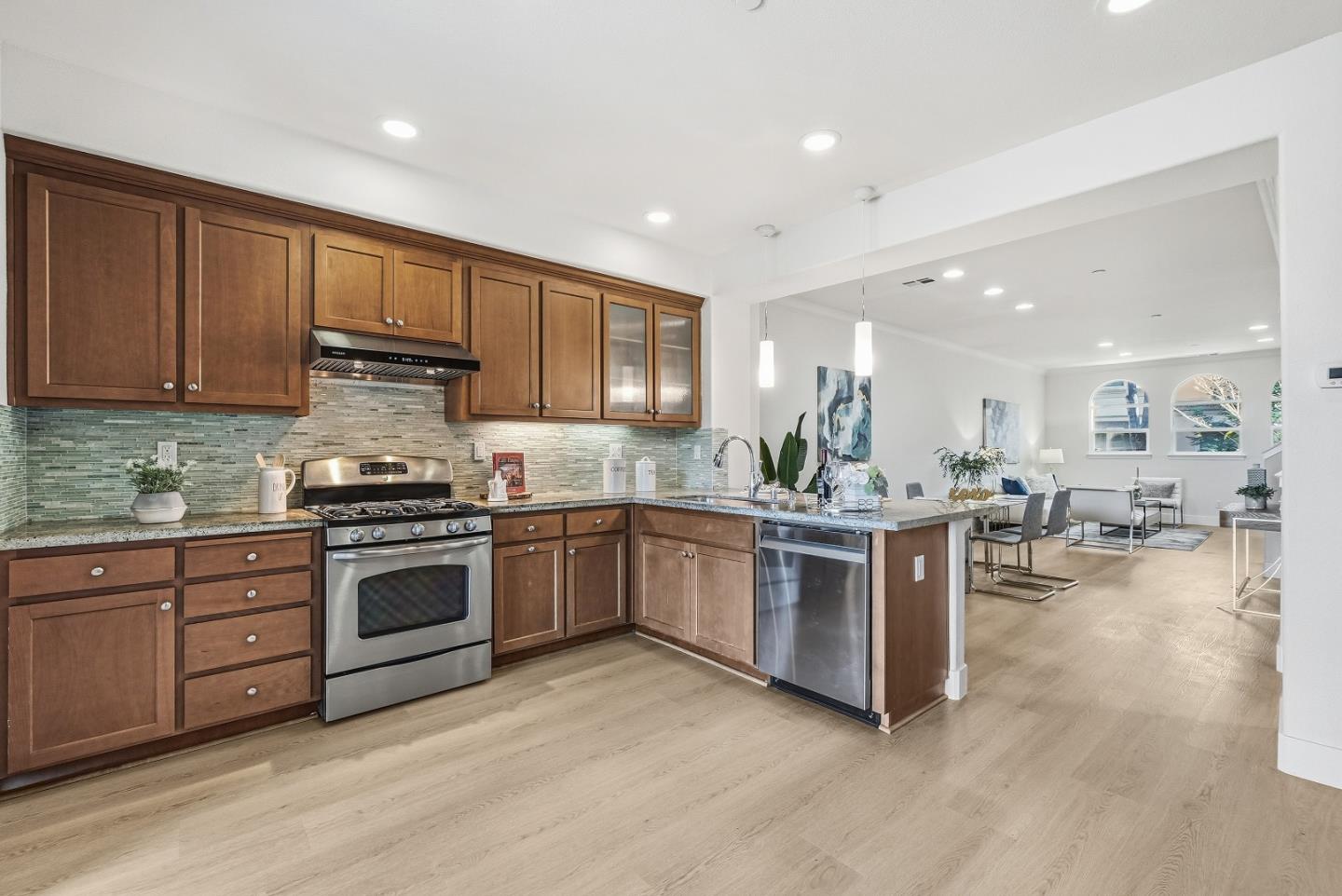 Detail Gallery Image 9 of 38 For 570 Santa Rosalia Ter, Sunnyvale,  CA 94085 - 3 Beds | 3 Baths