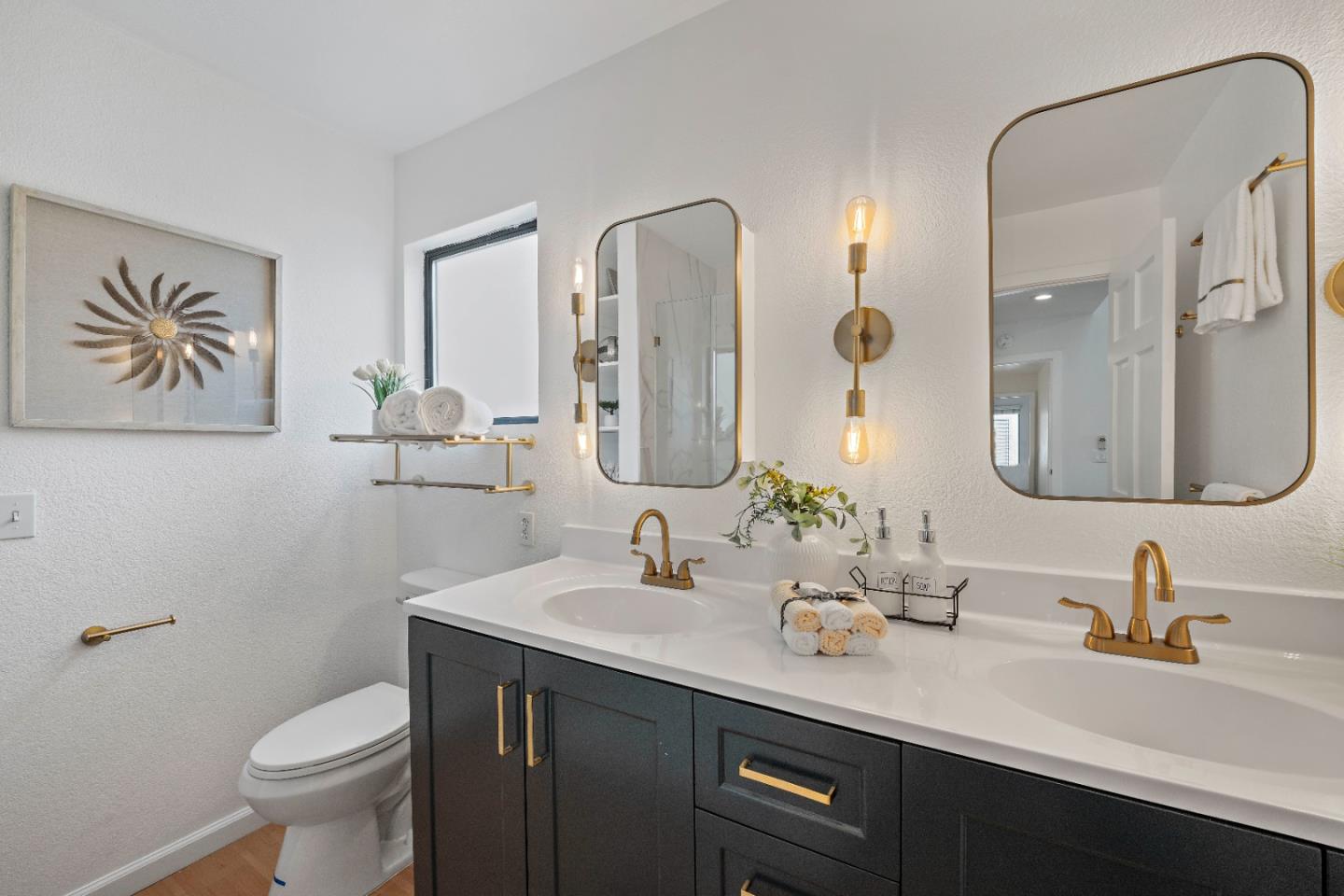 Detail Gallery Image 19 of 30 For 121 Creekside Ct, El Sobrante,  CA 94803 - 3 Beds | 2 Baths