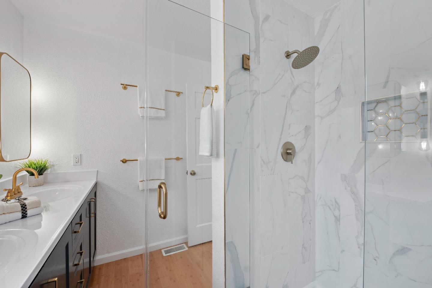 Detail Gallery Image 20 of 30 For 121 Creekside Ct, El Sobrante,  CA 94803 - 3 Beds | 2 Baths