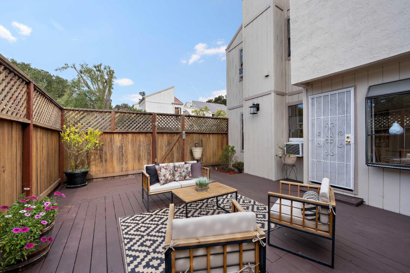 Detail Gallery Image 25 of 30 For 121 Creekside Ct, El Sobrante,  CA 94803 - 3 Beds | 2 Baths