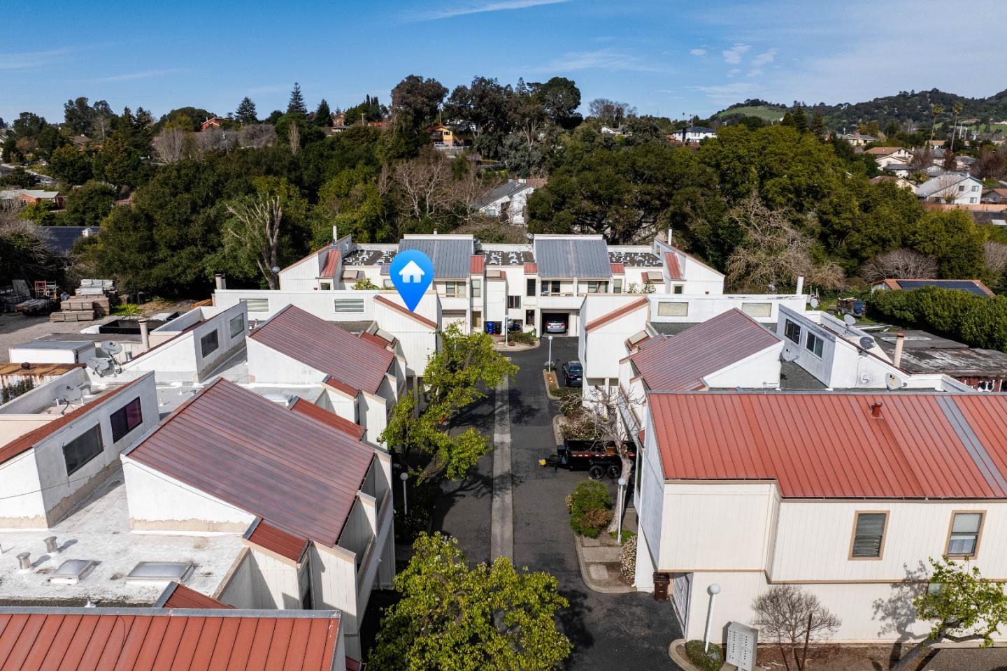 Detail Gallery Image 27 of 30 For 121 Creekside Ct, El Sobrante,  CA 94803 - 3 Beds | 2 Baths