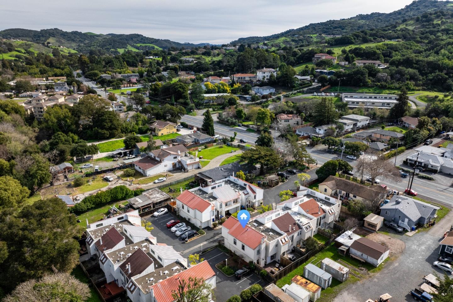Detail Gallery Image 28 of 30 For 121 Creekside Ct, El Sobrante,  CA 94803 - 3 Beds | 2 Baths
