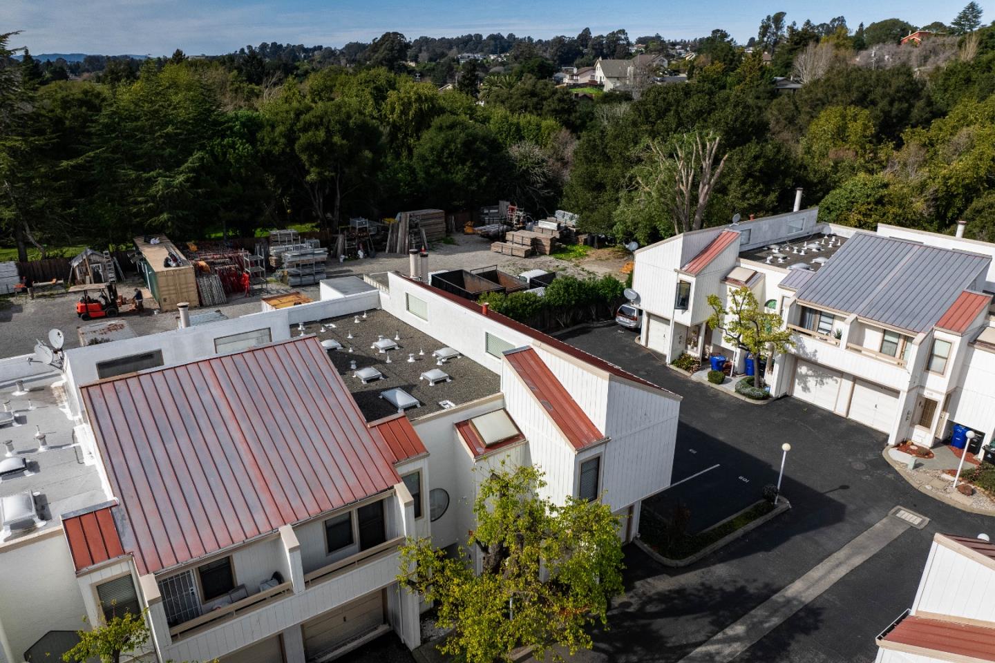 Detail Gallery Image 29 of 30 For 121 Creekside Ct, El Sobrante,  CA 94803 - 3 Beds | 2 Baths