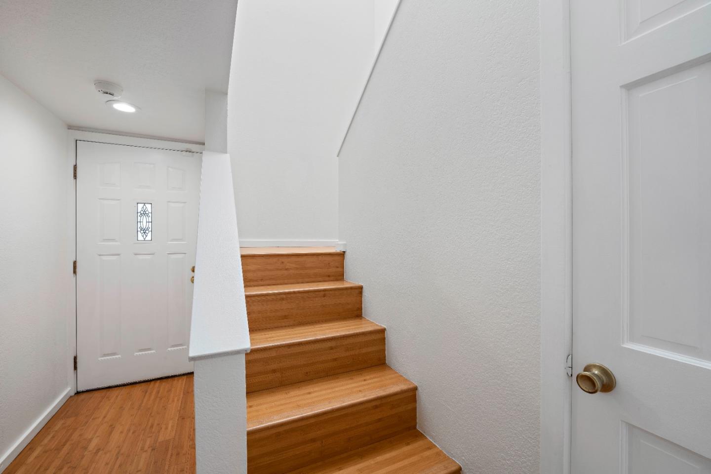 Detail Gallery Image 6 of 30 For 121 Creekside Ct, El Sobrante,  CA 94803 - 3 Beds | 2 Baths