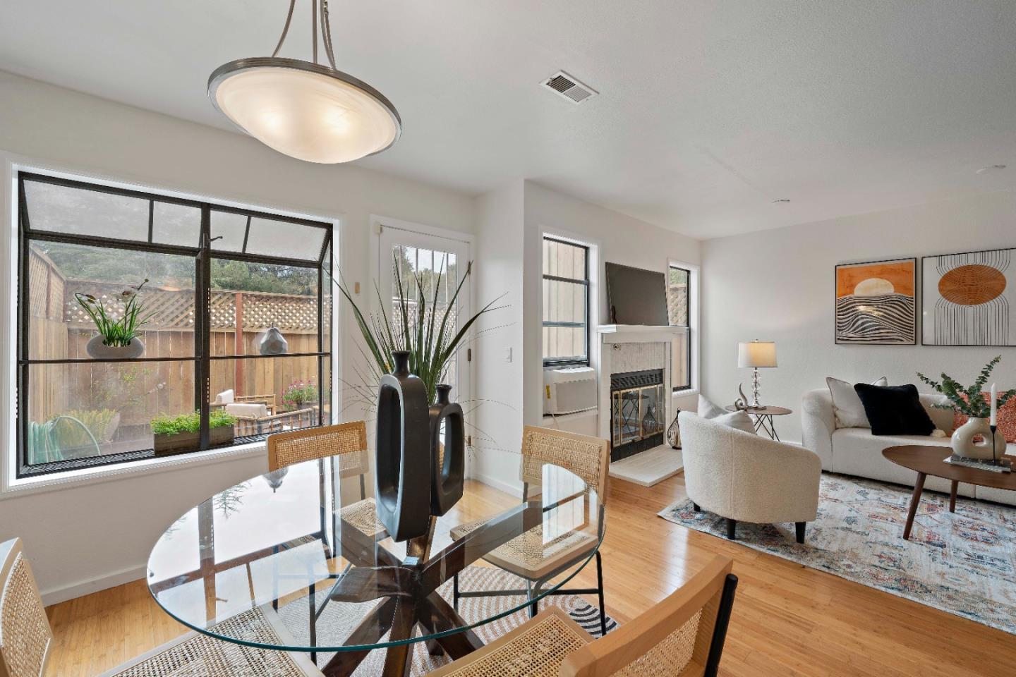 Detail Gallery Image 8 of 30 For 121 Creekside Ct, El Sobrante,  CA 94803 - 3 Beds | 2 Baths