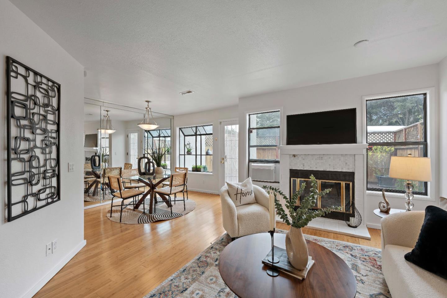 Detail Gallery Image 9 of 30 For 121 Creekside Ct, El Sobrante,  CA 94803 - 3 Beds | 2 Baths