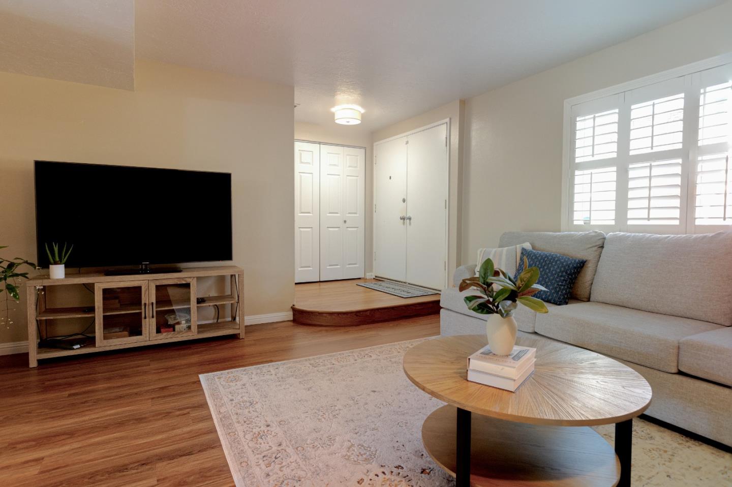 Detail Gallery Image 5 of 39 For 7066 Cypress Point Ct, San Jose,  CA 95139 - 3 Beds | 2/1 Baths