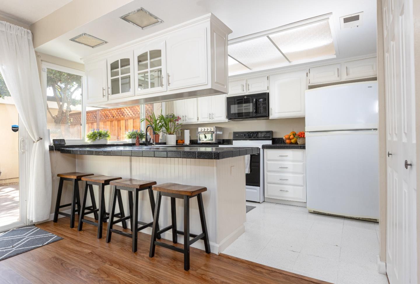 Detail Gallery Image 8 of 39 For 7066 Cypress Point Ct, San Jose,  CA 95139 - 3 Beds | 2/1 Baths