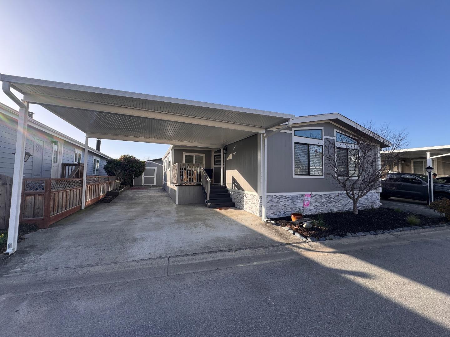 Detail Gallery Image 2 of 21 For 33 Sailfish Ct #33,  Half Moon Bay,  CA 94019 - 2 Beds | 2 Baths