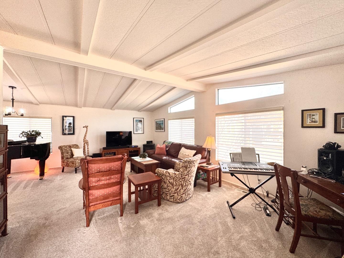 Detail Gallery Image 5 of 21 For 33 Sailfish Ct #33,  Half Moon Bay,  CA 94019 - 2 Beds | 2 Baths