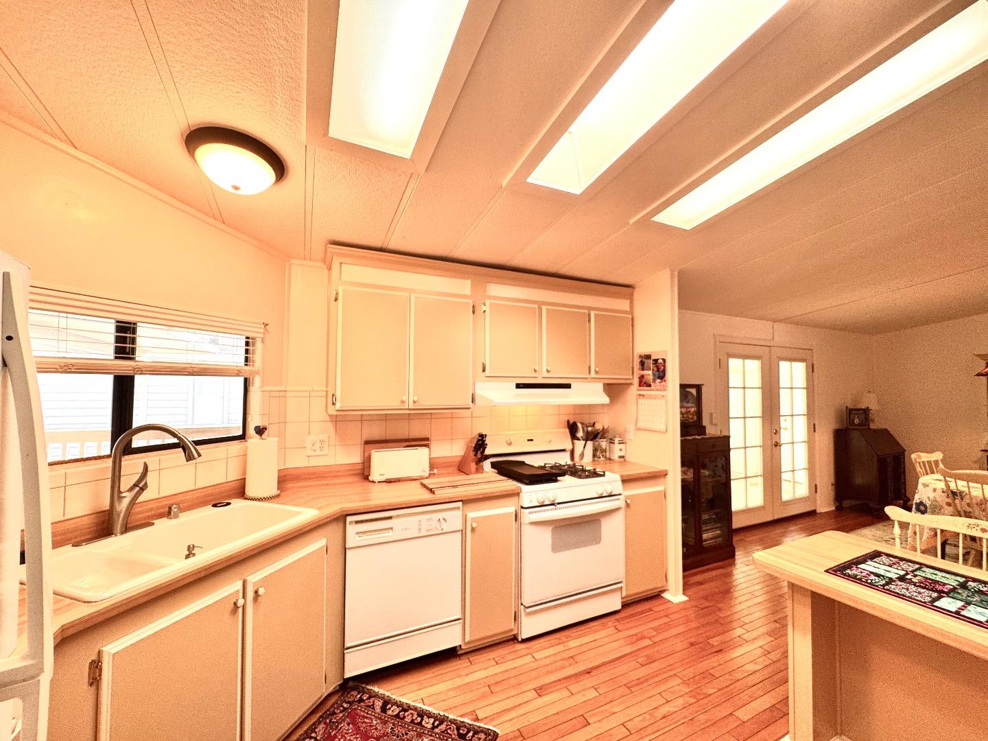 Detail Gallery Image 8 of 21 For 33 Sailfish Ct #33,  Half Moon Bay,  CA 94019 - 2 Beds | 2 Baths