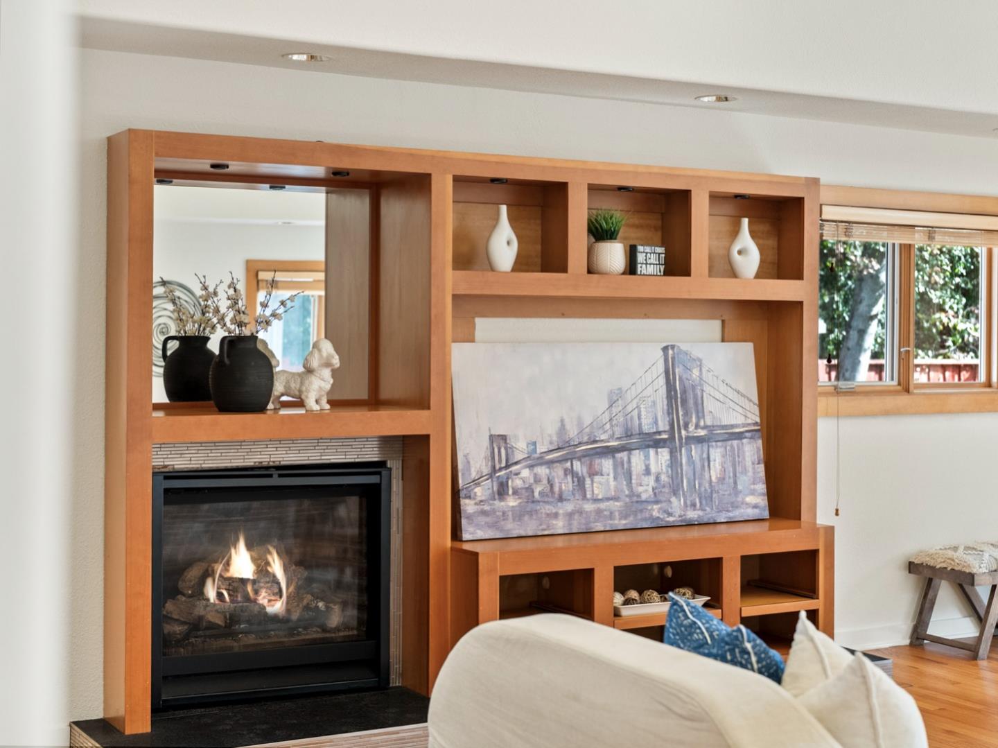 Detail Gallery Image 14 of 74 For 1941 Deodara Dr, Los Altos,  CA 94024 - 5 Beds | 4 Baths