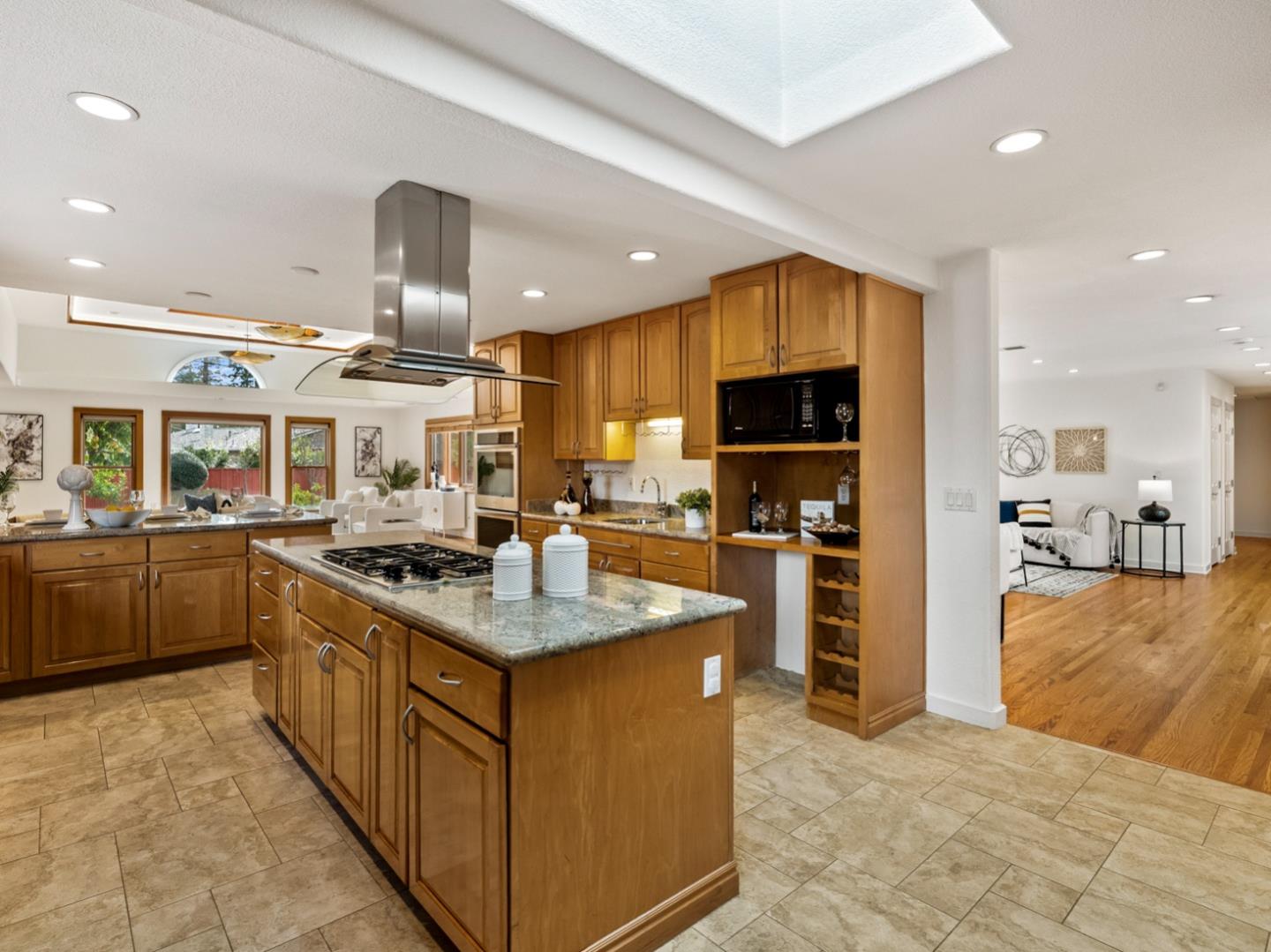 Detail Gallery Image 17 of 74 For 1941 Deodara Dr, Los Altos,  CA 94024 - 5 Beds | 4 Baths