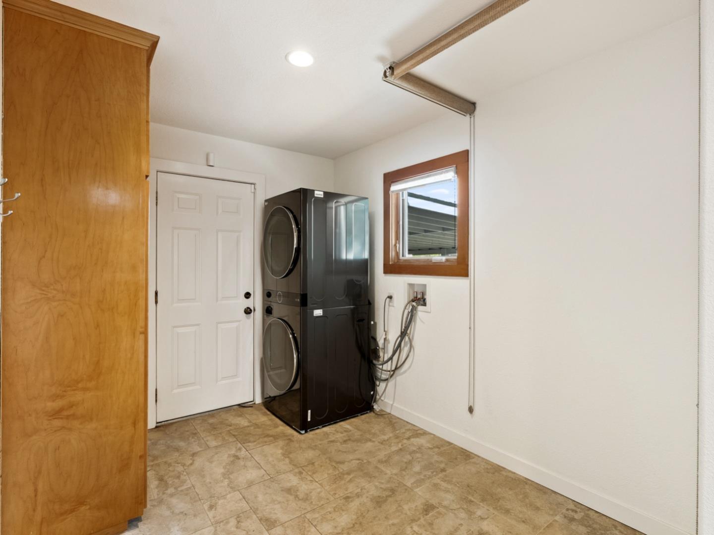 Detail Gallery Image 31 of 74 For 1941 Deodara Dr, Los Altos,  CA 94024 - 5 Beds | 4 Baths