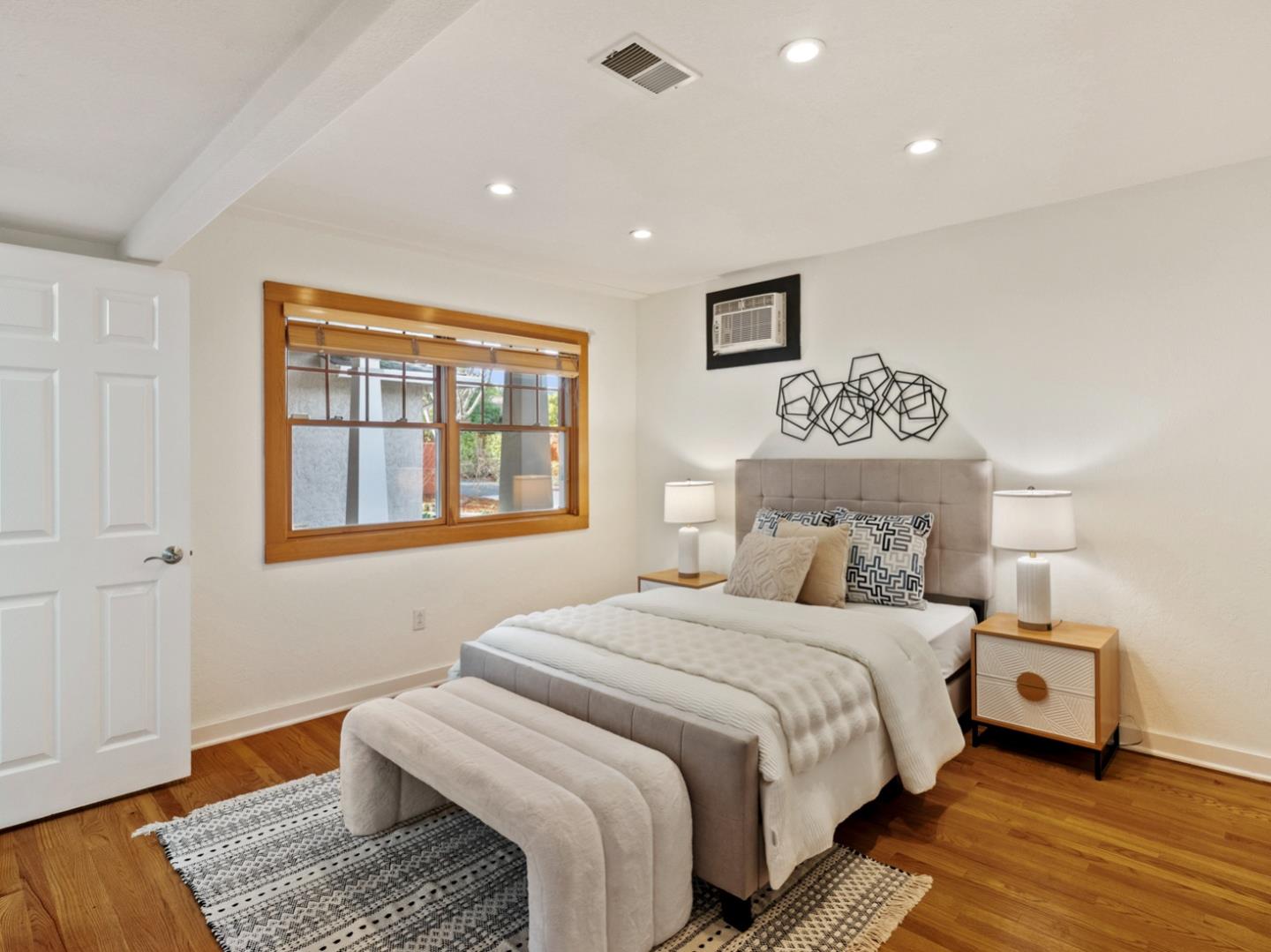 Detail Gallery Image 32 of 74 For 1941 Deodara Dr, Los Altos,  CA 94024 - 5 Beds | 4 Baths