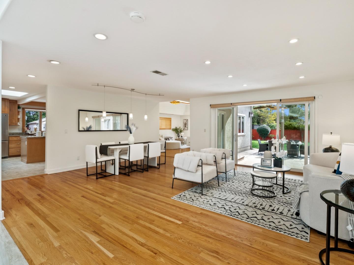 Detail Gallery Image 5 of 74 For 1941 Deodara Dr, Los Altos,  CA 94024 - 5 Beds | 4 Baths