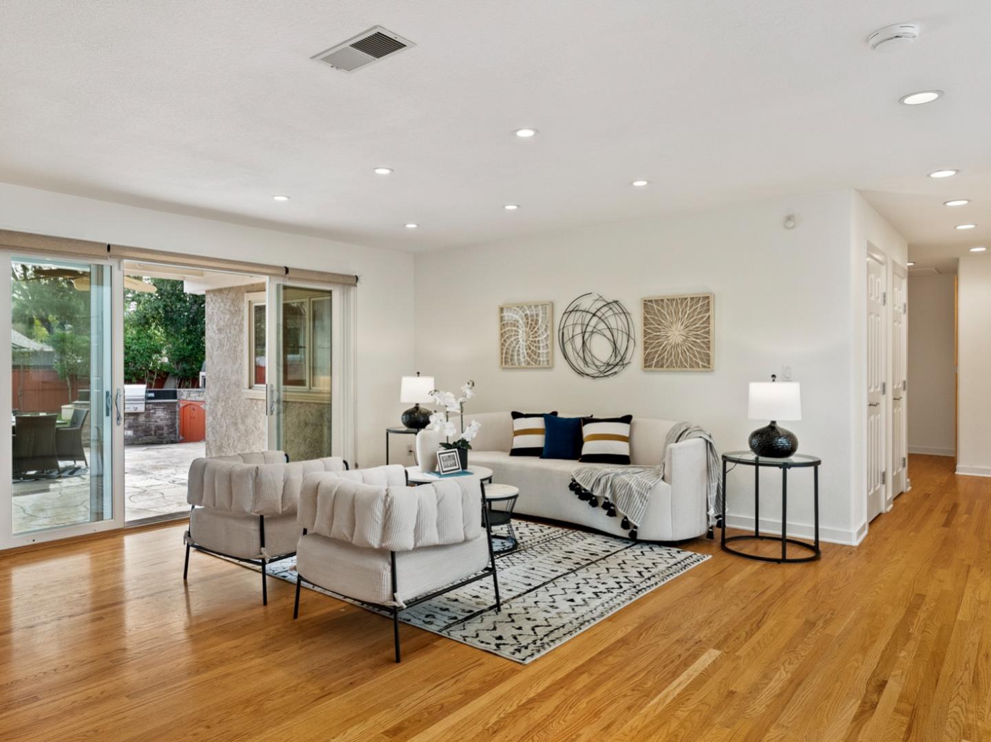 Detail Gallery Image 6 of 74 For 1941 Deodara Dr, Los Altos,  CA 94024 - 5 Beds | 4 Baths