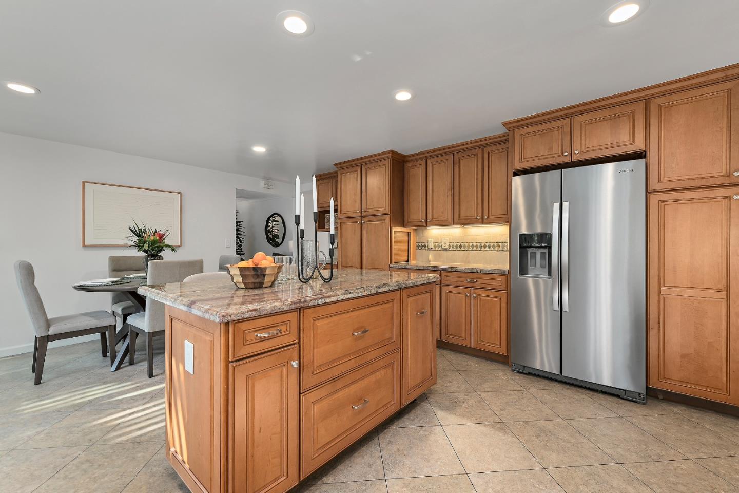 Detail Gallery Image 6 of 12 For 560 Hyannis Dr, Sunnyvale,  CA 94087 - 6 Beds | 3 Baths