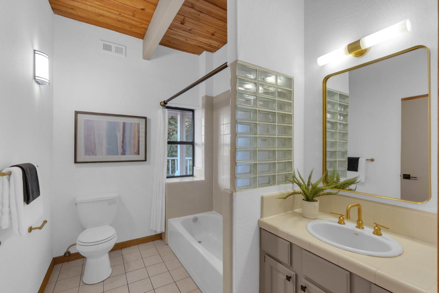 Detail Gallery Image 14 of 47 For 10348 West Dr, Felton,  CA 95018 - 2 Beds | 1/1 Baths