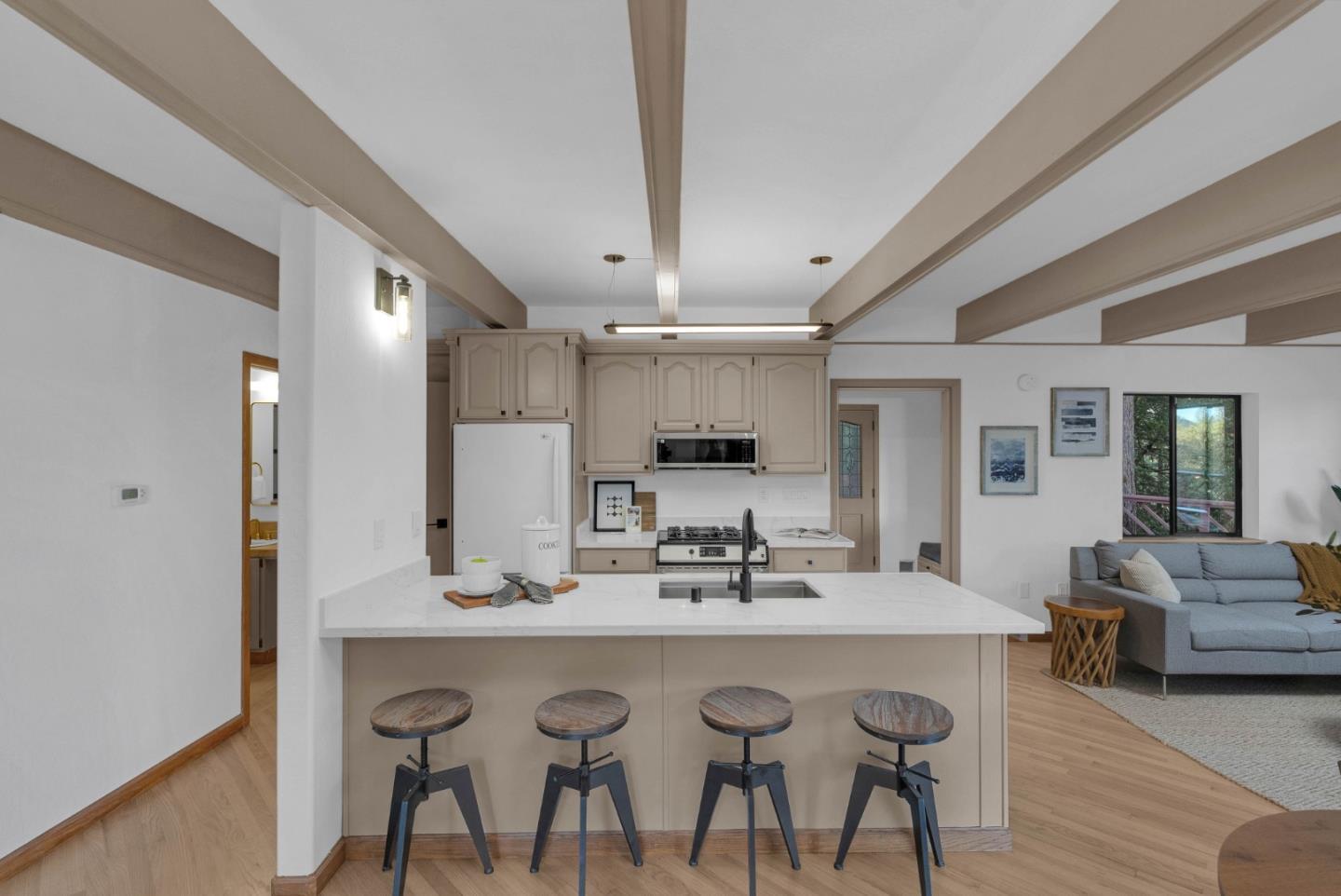 Detail Gallery Image 4 of 47 For 10348 West Dr, Felton,  CA 95018 - 2 Beds | 1/1 Baths