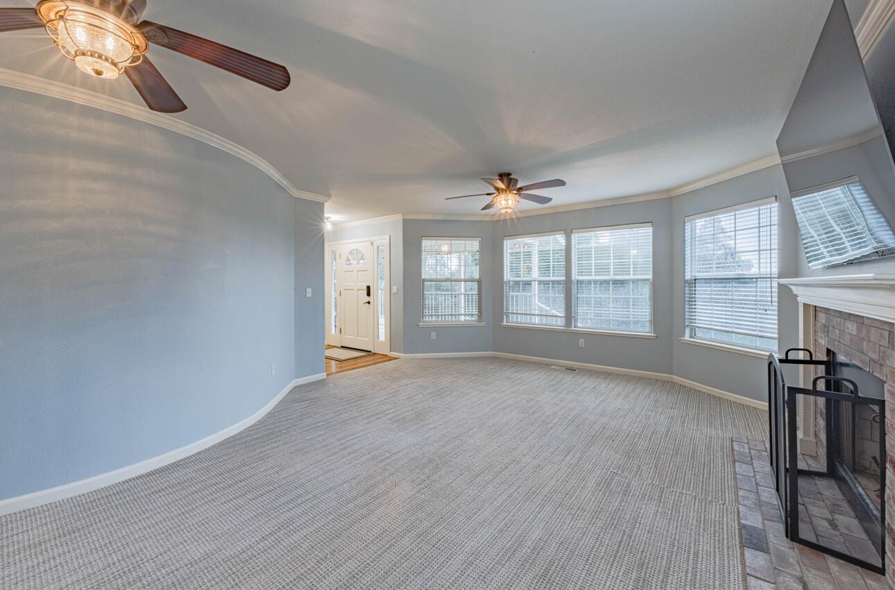 Detail Gallery Image 14 of 65 For 17705 Pond Derosa Ln, Salinas,  CA 93907 - 4 Beds | 3 Baths