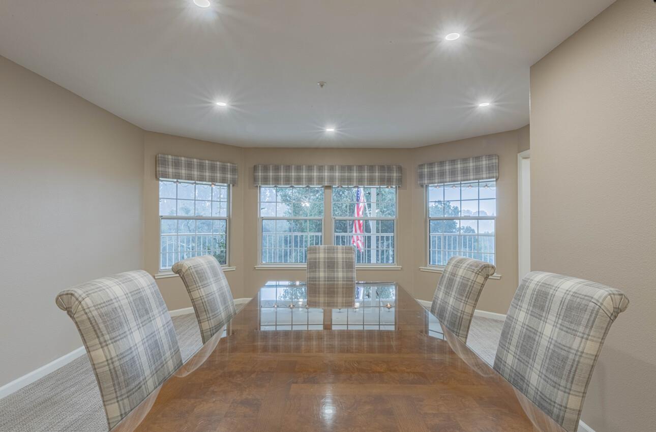 Detail Gallery Image 16 of 65 For 17705 Pond Derosa Ln, Salinas,  CA 93907 - 4 Beds | 3 Baths