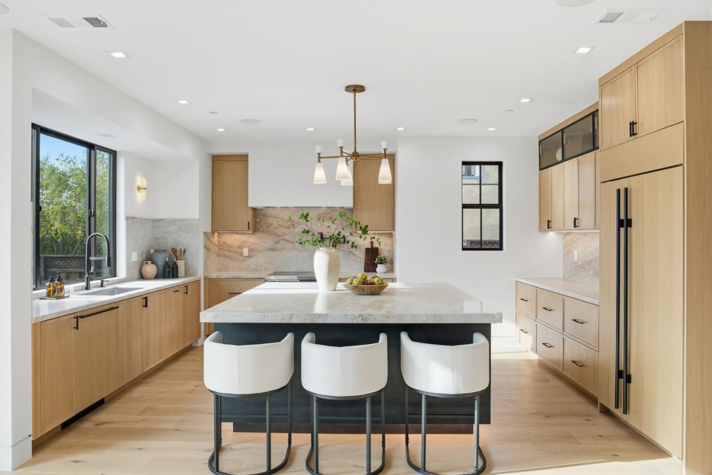 Detail Gallery Image 16 of 69 For 839 Crossway Rd, Burlingame,  CA 94010 - 5 Beds | 4 Baths