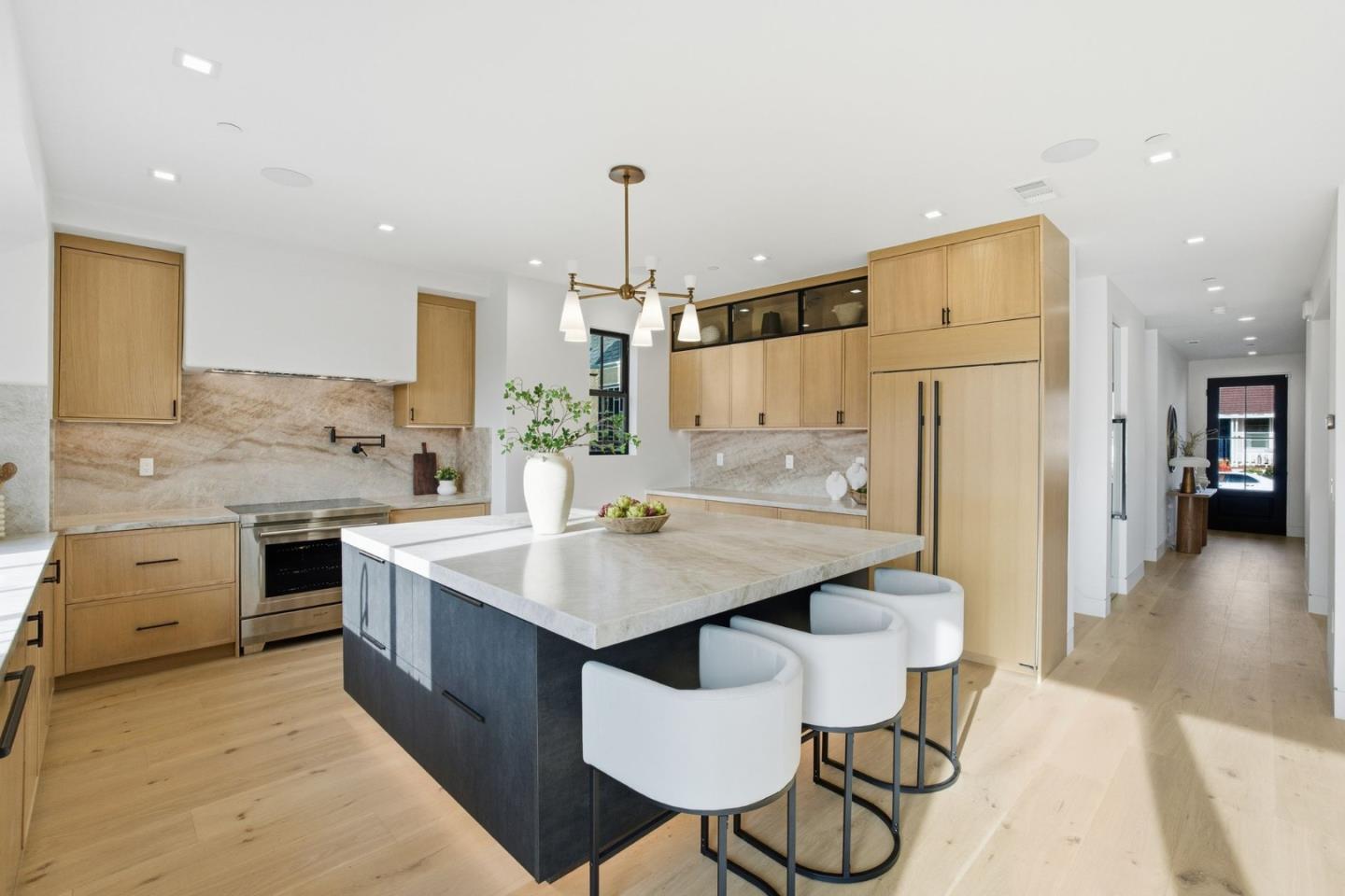 Detail Gallery Image 17 of 69 For 839 Crossway Rd, Burlingame,  CA 94010 - 5 Beds | 4 Baths