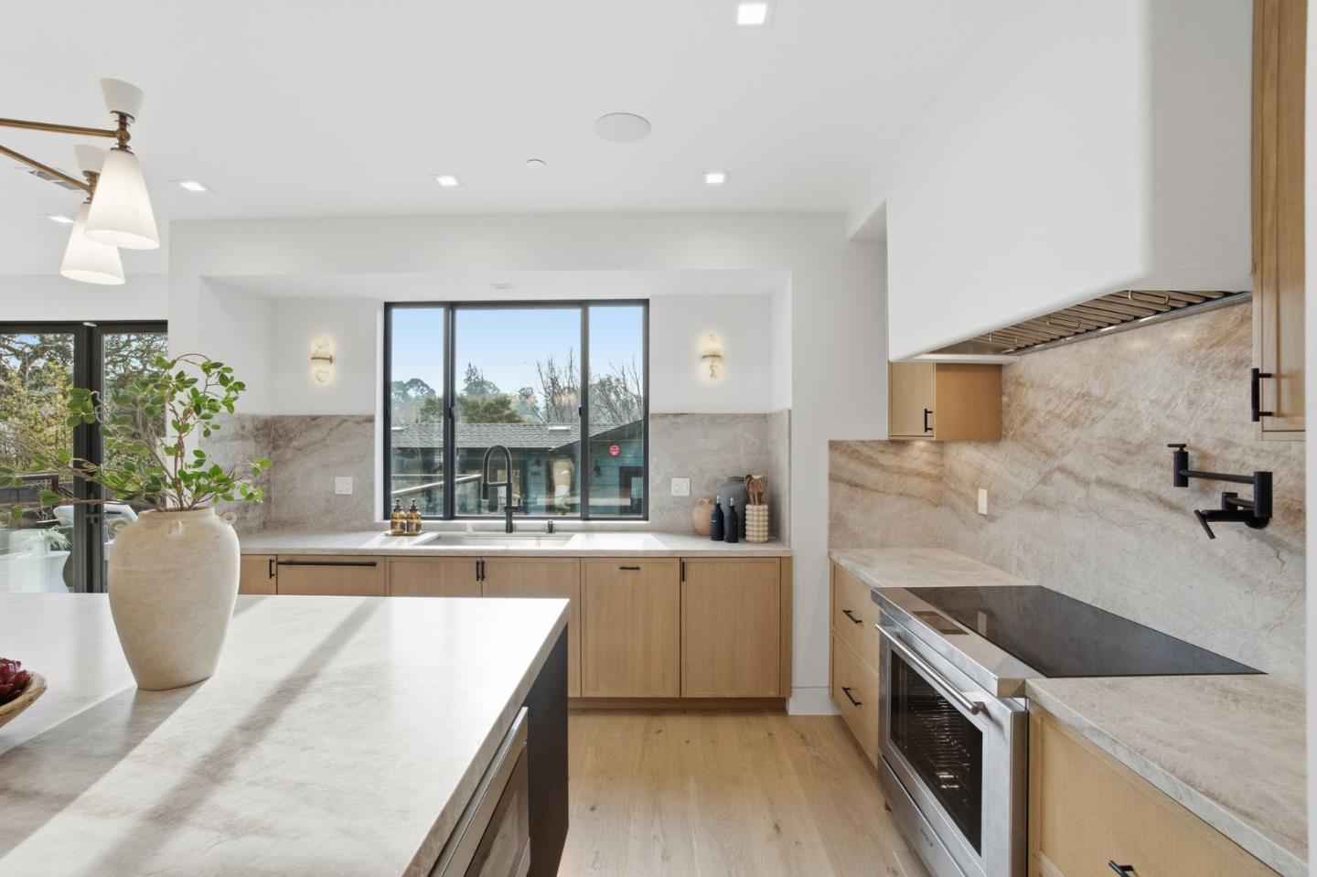 Detail Gallery Image 20 of 69 For 839 Crossway Rd, Burlingame,  CA 94010 - 5 Beds | 4 Baths