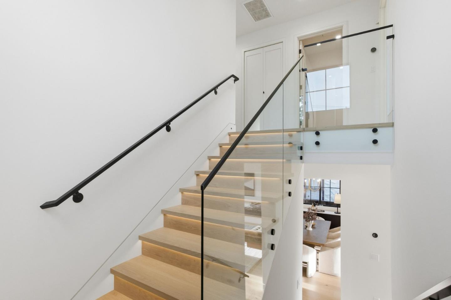 Detail Gallery Image 27 of 69 For 839 Crossway Rd, Burlingame,  CA 94010 - 5 Beds | 4 Baths