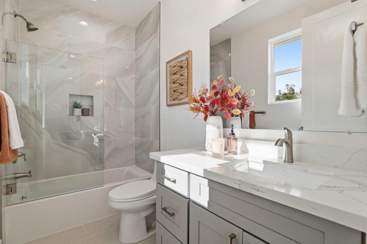 Detail Gallery Image 36 of 59 For 1685 Zinnia Ln, San Jose,  CA 95124 - 5 Beds | 5/1 Baths