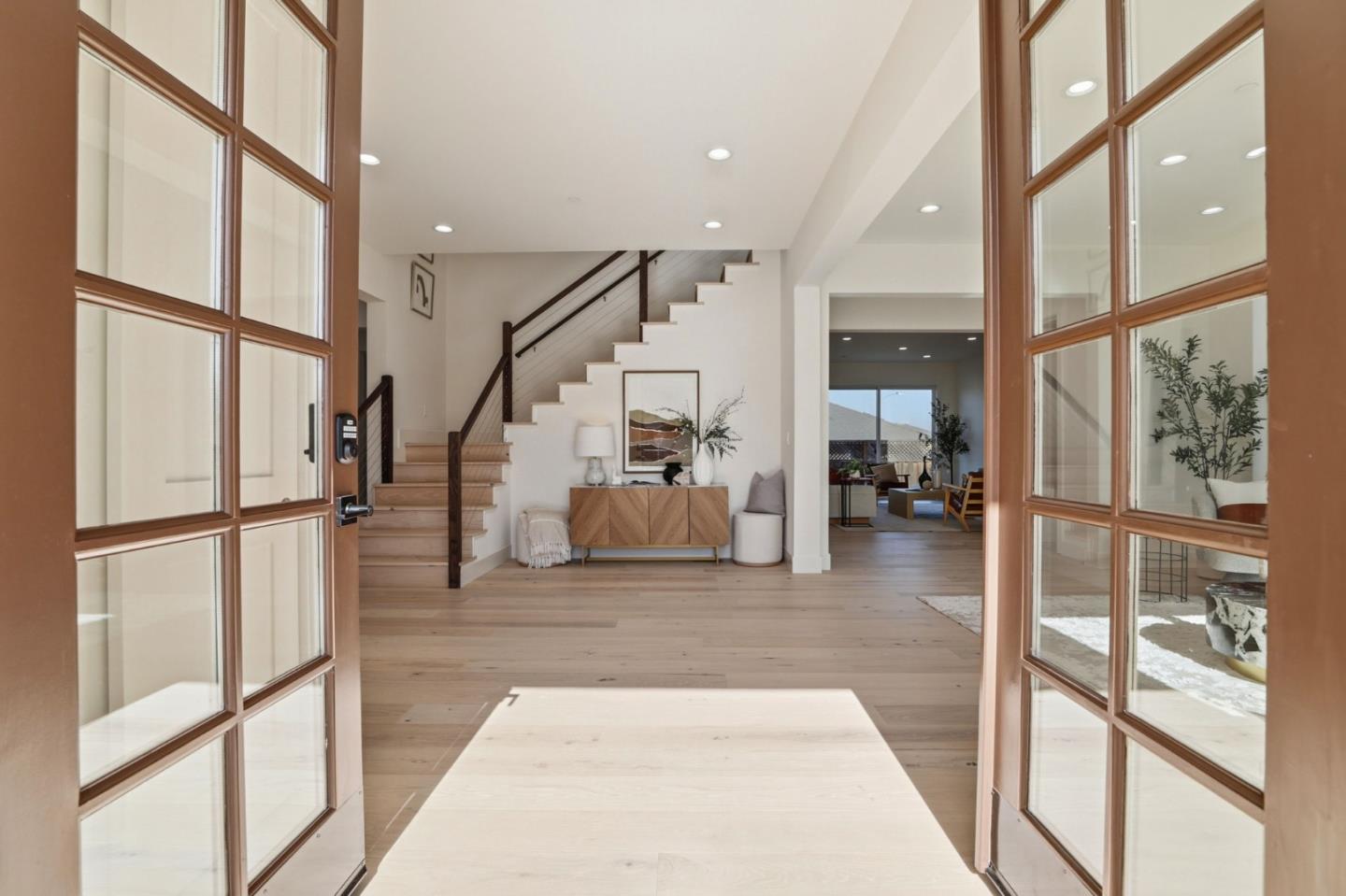 Detail Gallery Image 4 of 59 For 1685 Zinnia Ln, San Jose,  CA 95124 - 5 Beds | 5/1 Baths