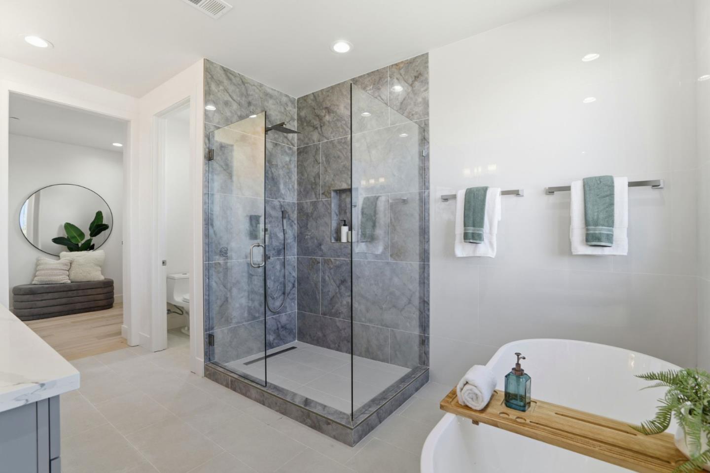 Detail Gallery Image 41 of 59 For 1685 Zinnia Ln, San Jose,  CA 95124 - 5 Beds | 5/1 Baths