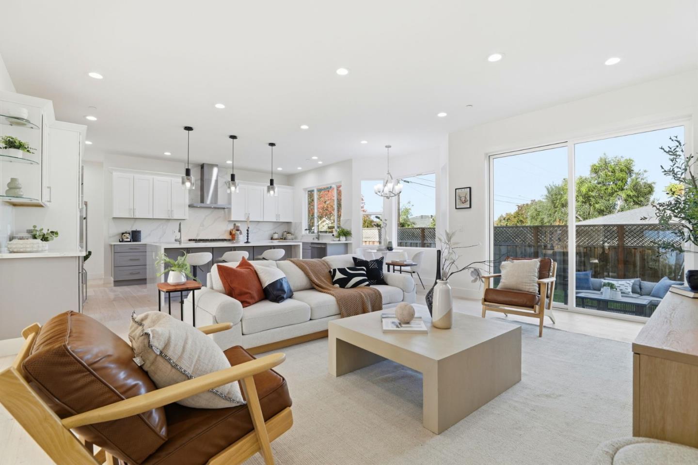 Detail Gallery Image 9 of 59 For 1685 Zinnia Ln, San Jose,  CA 95124 - 5 Beds | 5/1 Baths