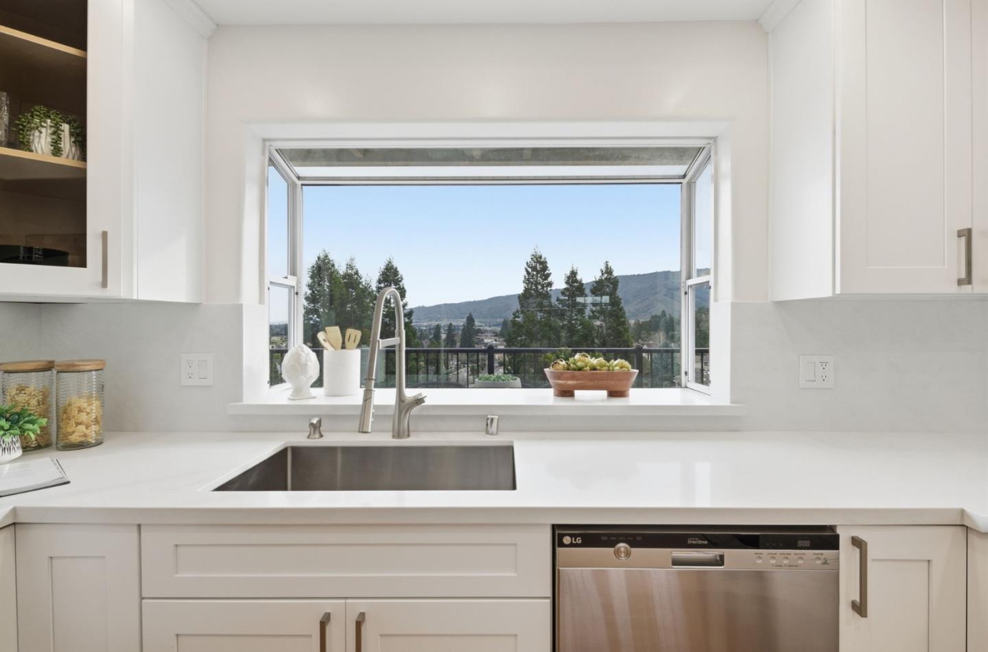 Detail Gallery Image 10 of 84 For 1501 Welburn Ave, Gilroy,  CA 95020 - 4 Beds | 3 Baths