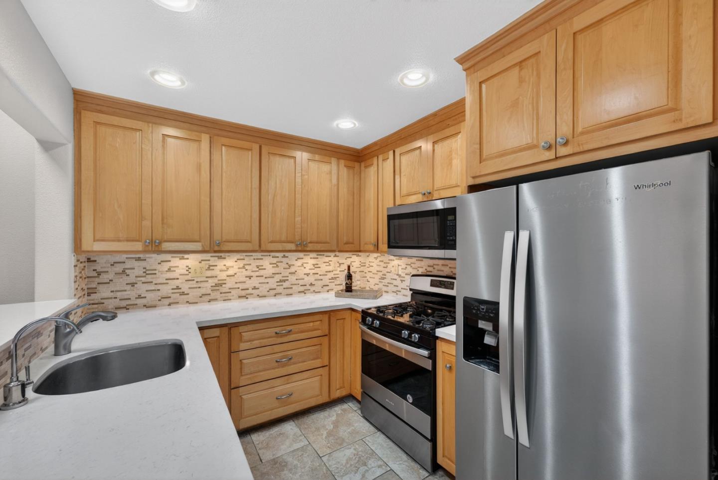 Detail Gallery Image 13 of 40 For 3015 Arlington Dr, Aptos,  CA 95003 - 2 Beds | 2 Baths