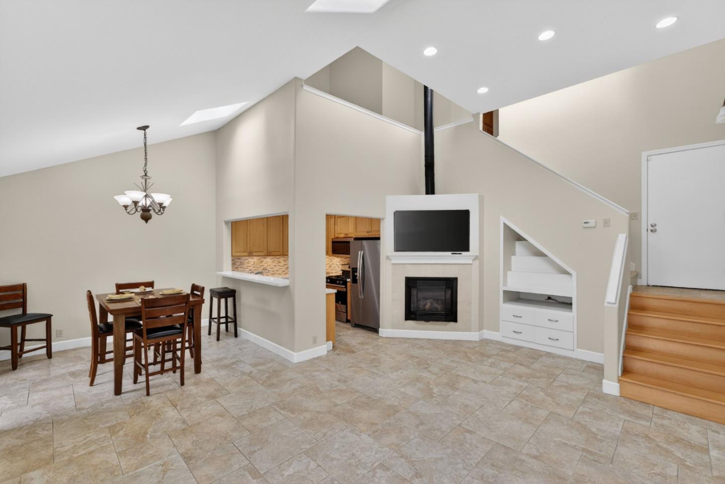 Detail Gallery Image 8 of 40 For 3015 Arlington Dr, Aptos,  CA 95003 - 2 Beds | 2 Baths