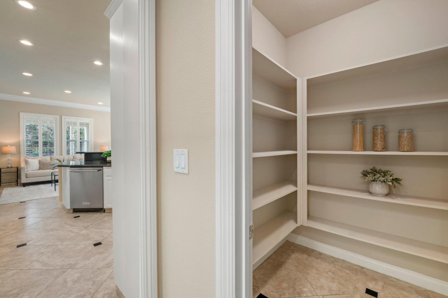 Detail Gallery Image 18 of 82 For 5958 Allen Ave, San Jose,  CA 95123 - 5 Beds | 3/1 Baths