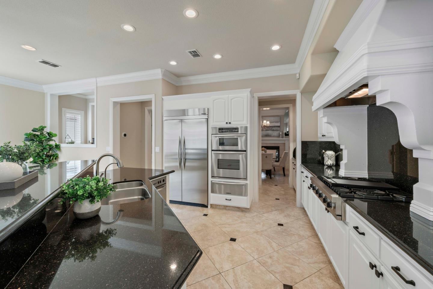 Detail Gallery Image 22 of 82 For 5958 Allen Ave, San Jose,  CA 95123 - 5 Beds | 3/1 Baths